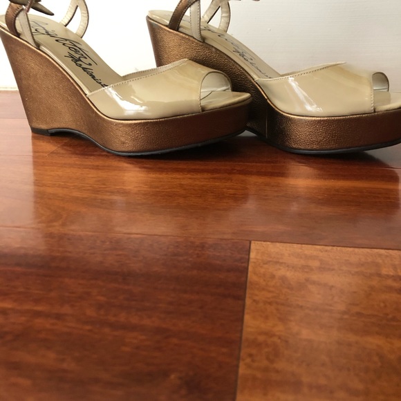 Sandals - Picture 6 of 7